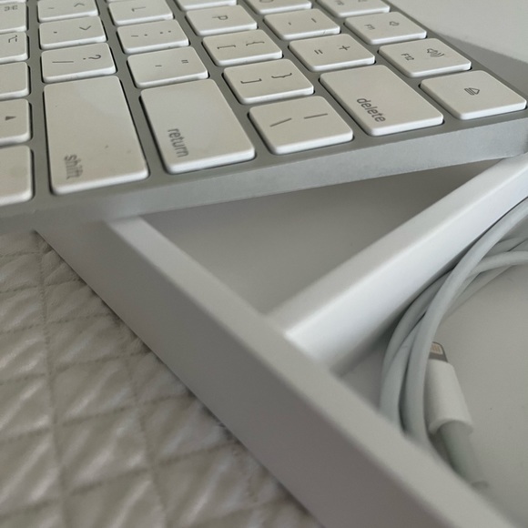 Apple Wireless Keyboard - Picture 6 of 11